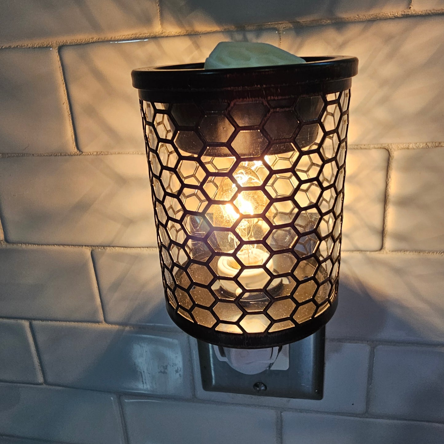 Vintage Honeycomb Pluggable Wax Warmer